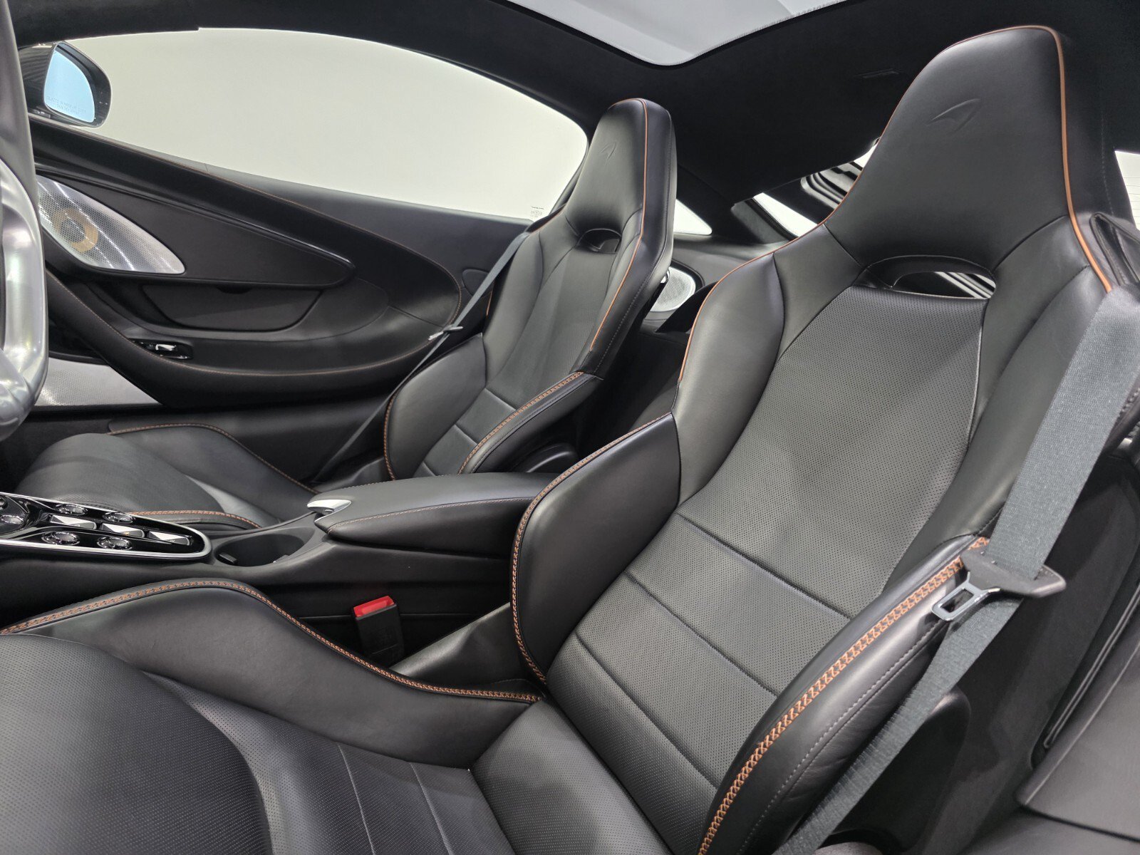 Used 2023 McLaren GT RWD image 8