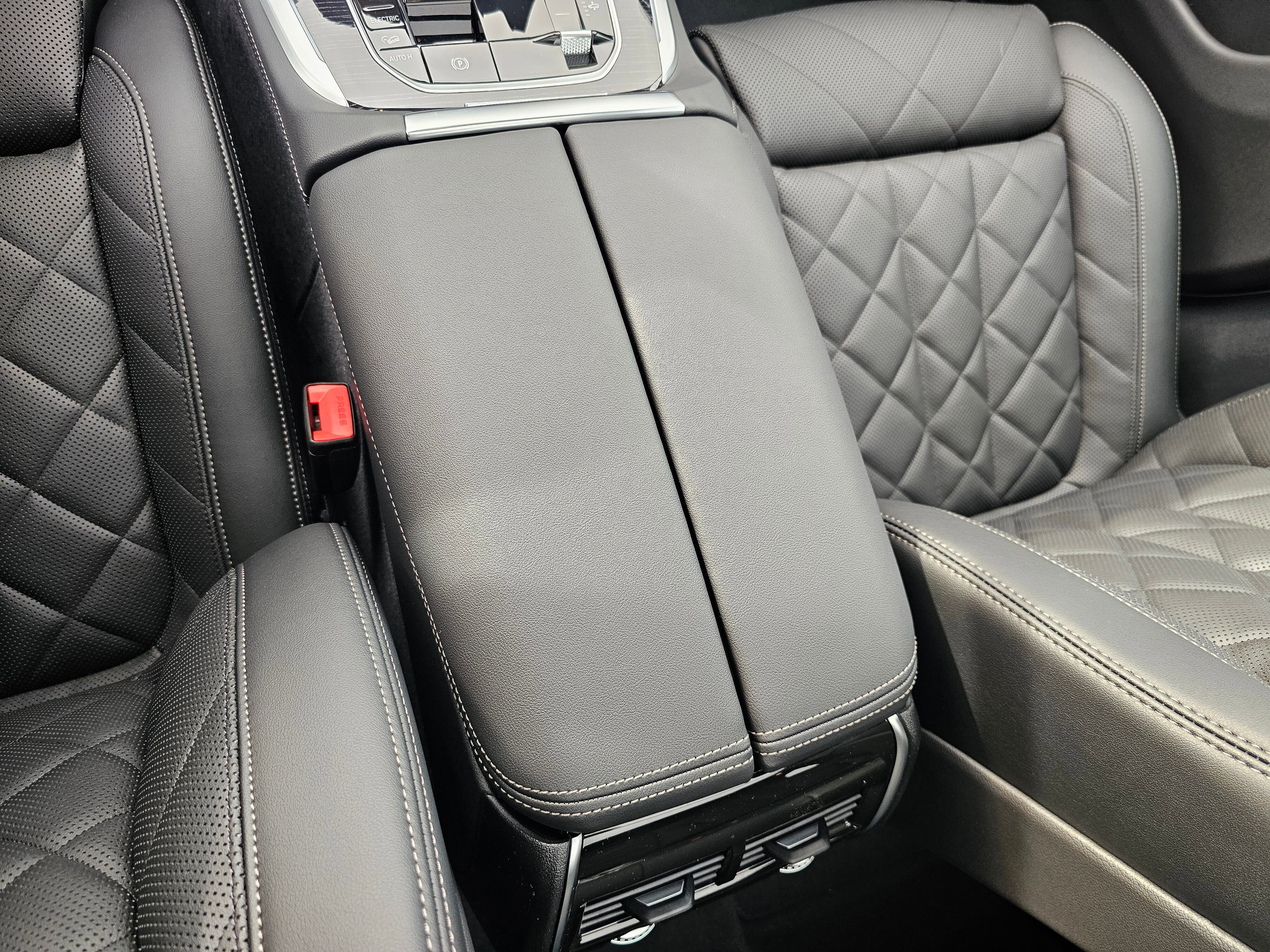 New 2026 BMW X5 xDrive50e w/ M Sport Package image 24