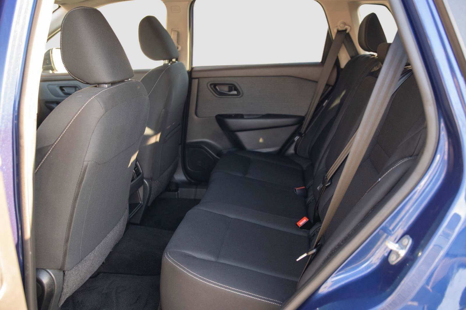 Used 2023 Nissan Rogue S image 15