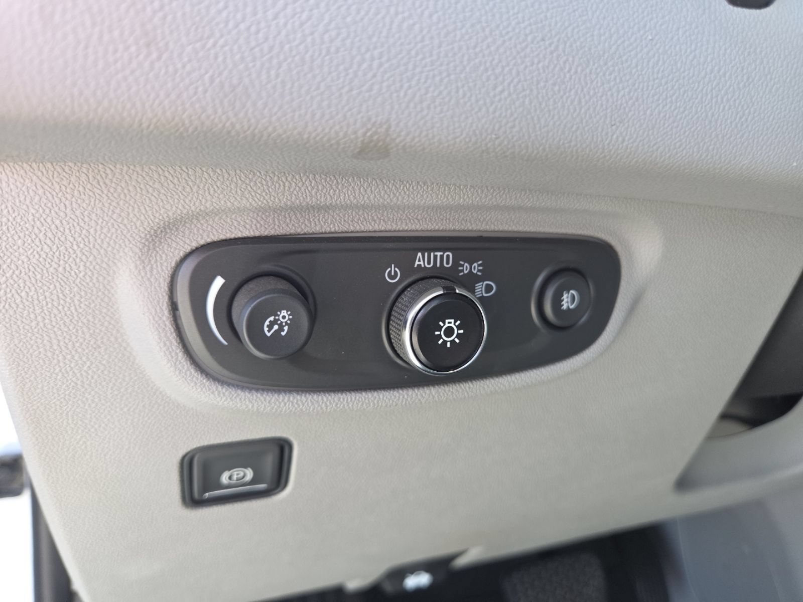Used 2021 GMC Terrain SLT w/ LPO, Floor Liner Package FWD image 29