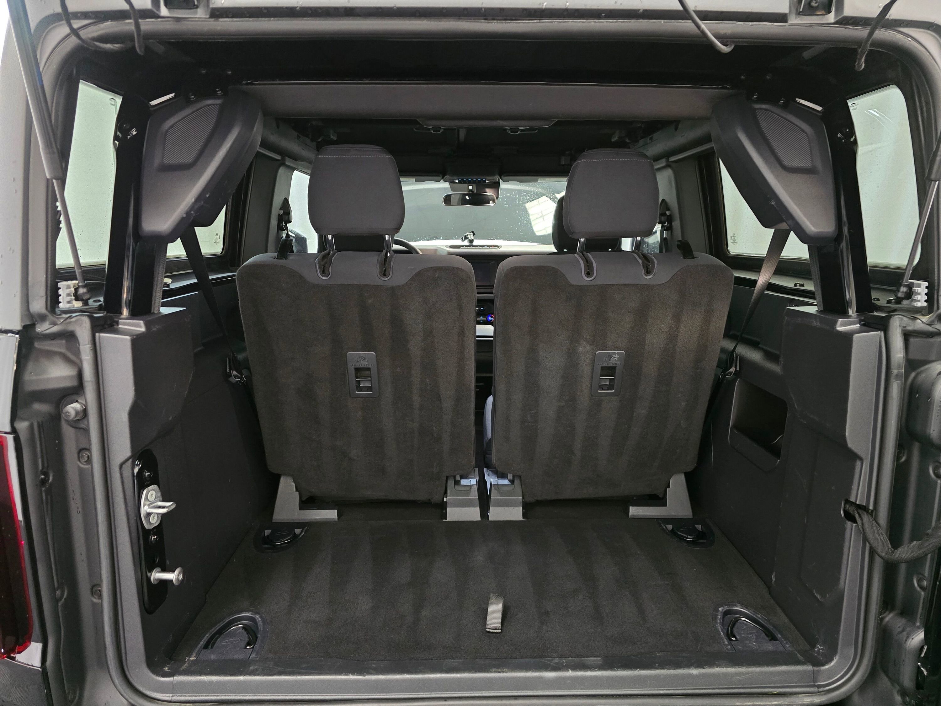 Used 2022 Ford Bronco Base image 11