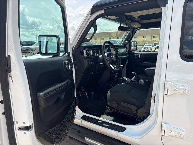 Used 2018 Jeep Wrangler Unlimited Sahara w/ LED Lighting Group AWD/4WD image 9