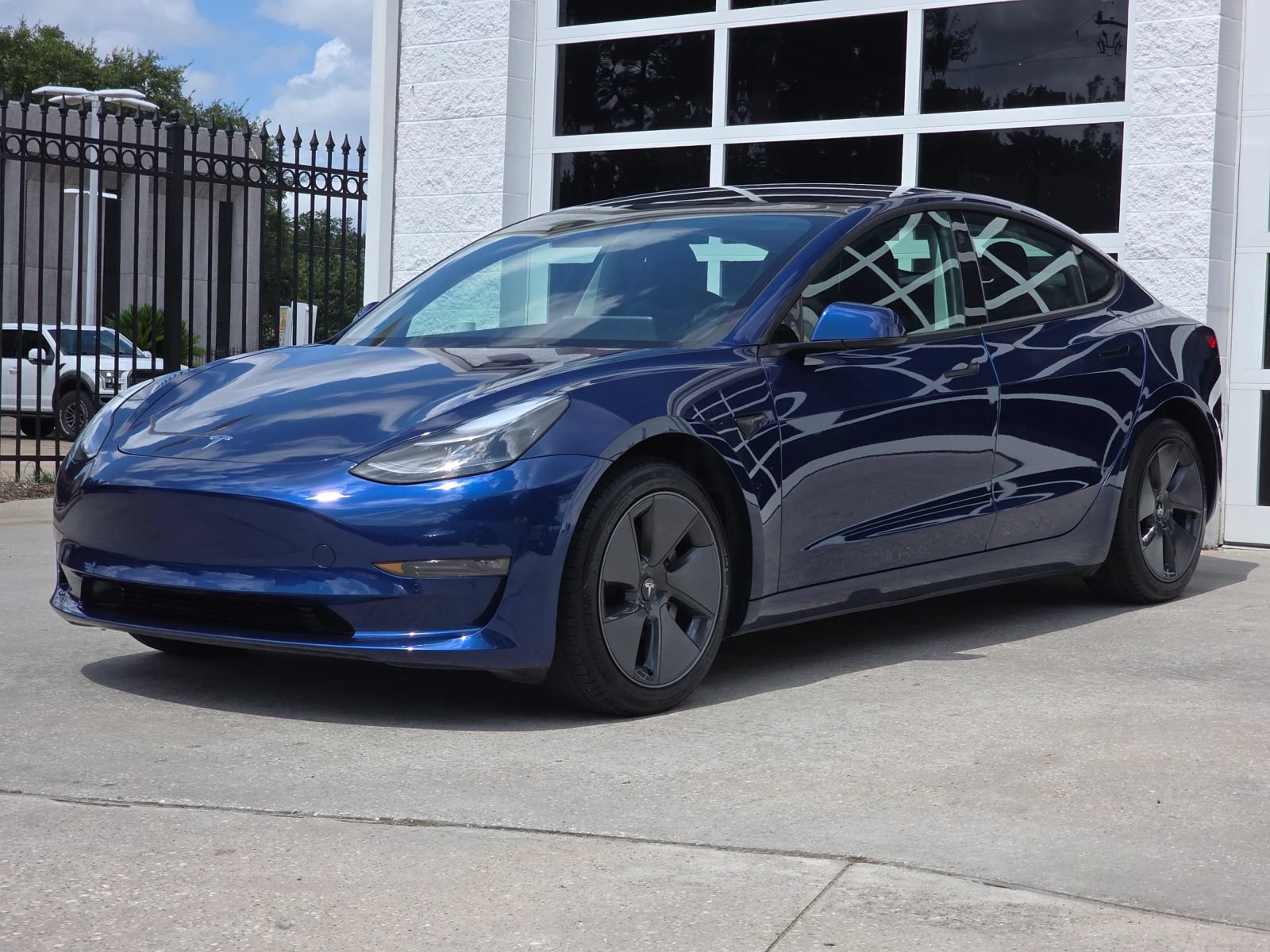 Used 2022 Tesla Model 3 Long Range AWD/4WD image 9