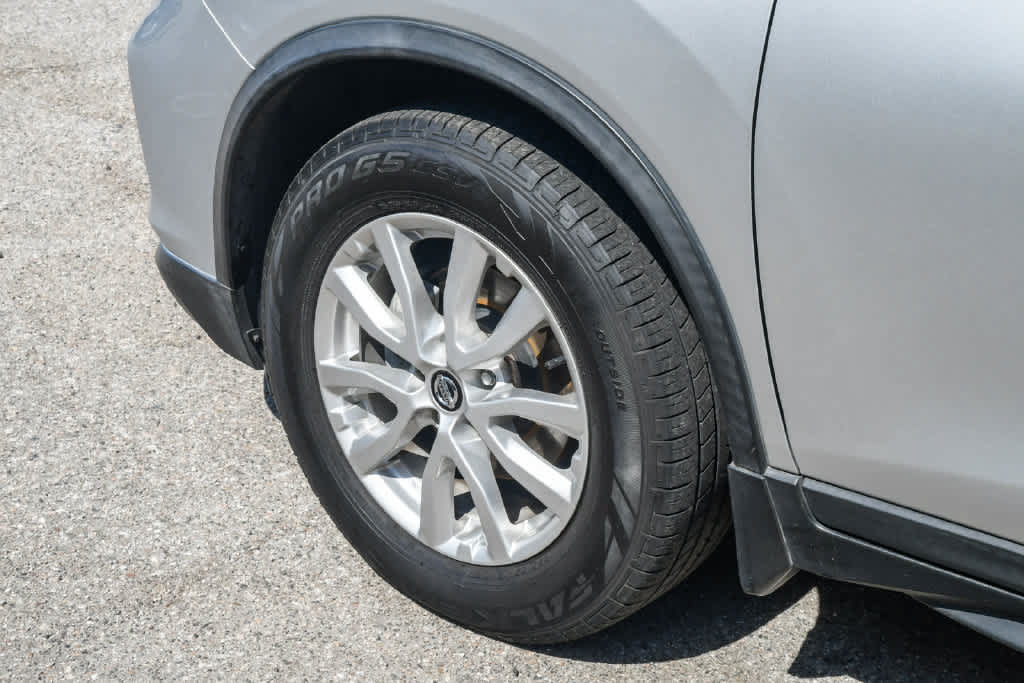 Used 2019 Nissan Rogue S w/ Special Edition Package FWD image 10