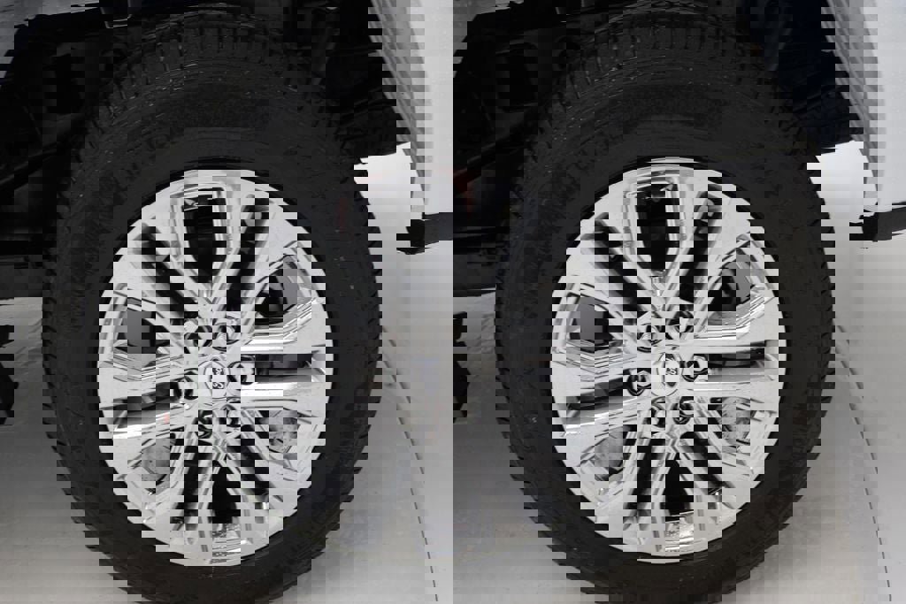 New 2025 Ford F150 XLT w/ Equipment Group 302A MID image 6