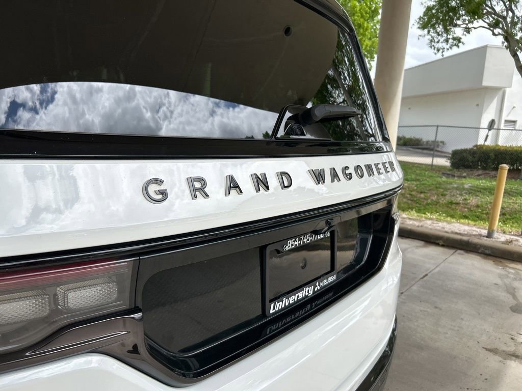 Used 2025 Jeep Grand Wagoneer L Series III w/ Rear Seat Video Group 1 image 23