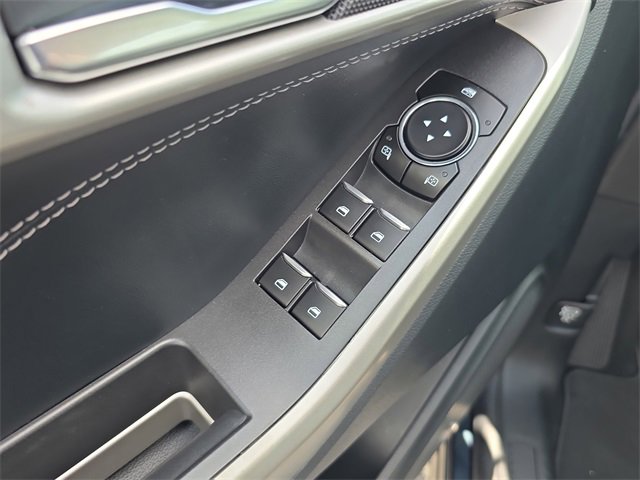 Used 2022 Ford Explorer XLT w/ Equipment Group 202A image 17