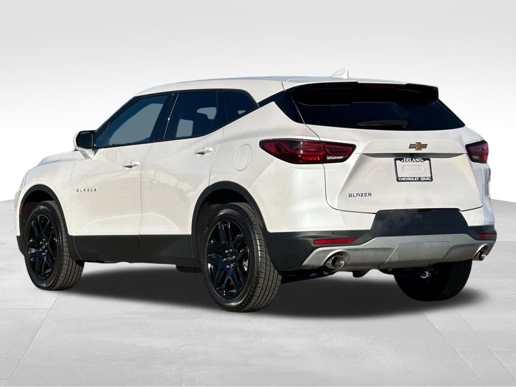 Used 2025 Chevrolet Blazer LT w/ Driver Confidence Package FWD image 3