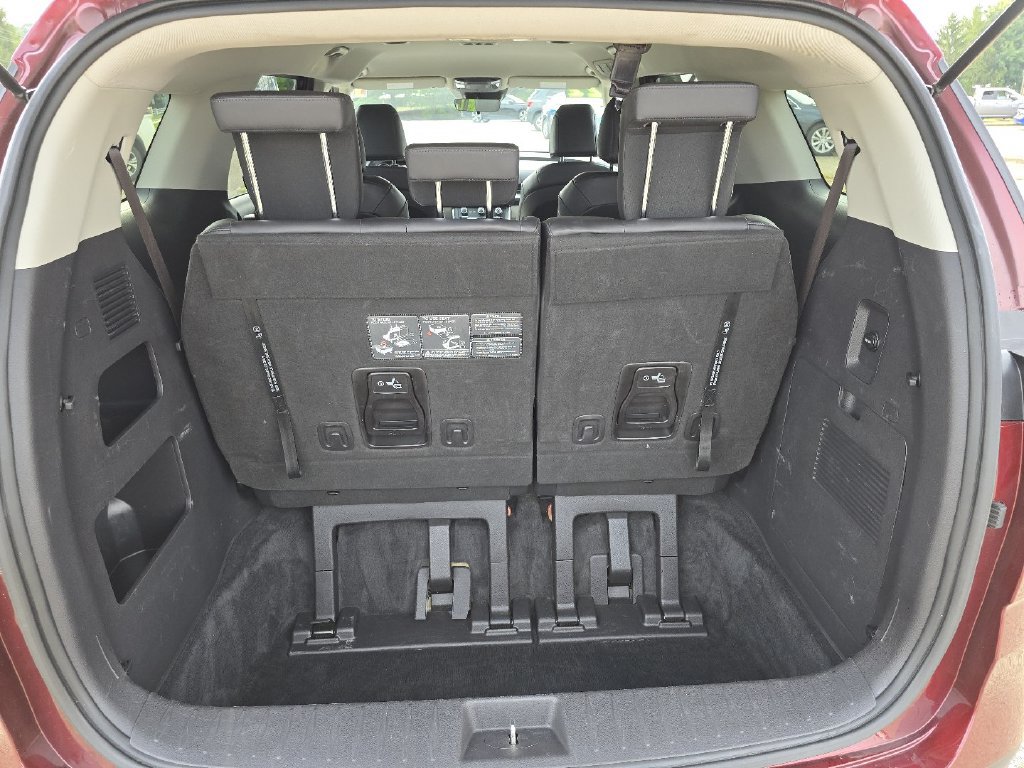 Used 2022 Kia Carnival LX FWD image 21