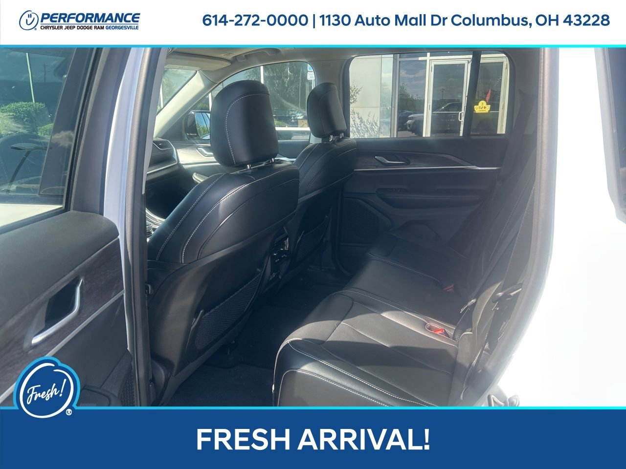 Used 2024 Jeep Grand Cherokee Limited w/ Black Appearance Package image 13