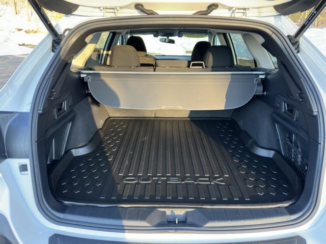 Used 2020 Subaru Outback Premium image 22