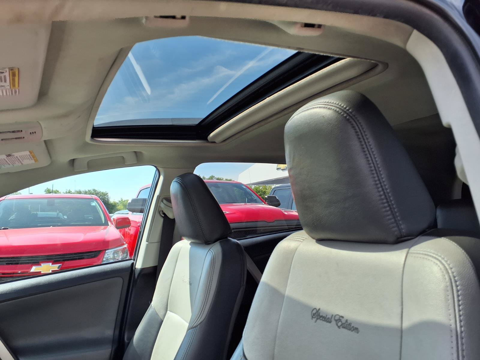 Used 2013 Toyota RAV4 XLE AWD/4WD image 17