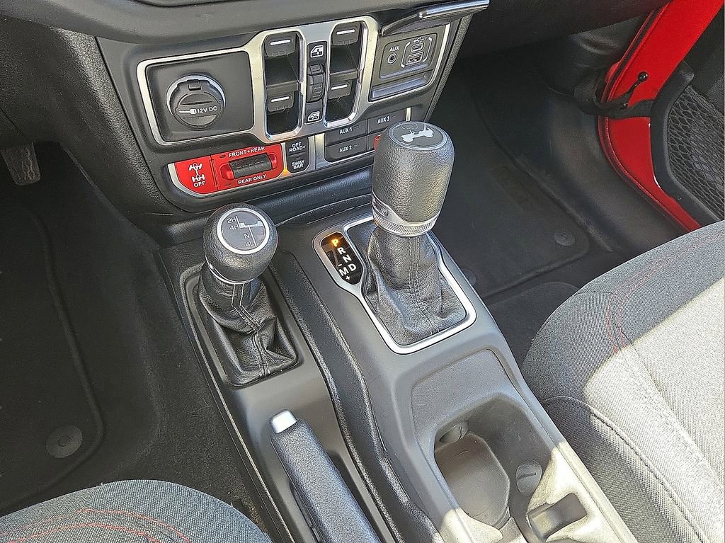 Used 2025 Jeep Wrangler Unlimited Rubicon AWD/4WD image 31