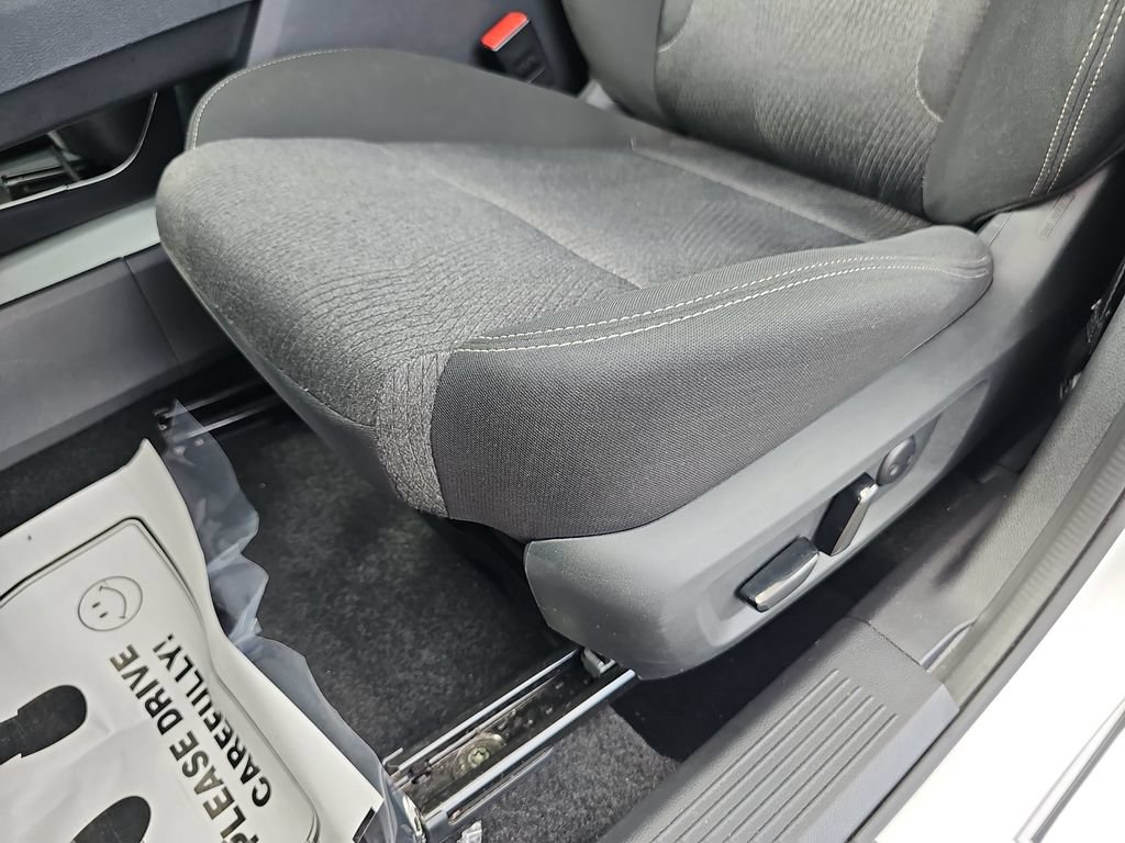 Used 2025 Nissan Rogue SV FWD image 27