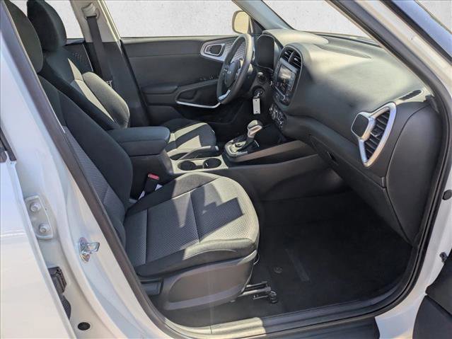 Used 2025 Kia Soul LX w/ LX Technology Package image 18
