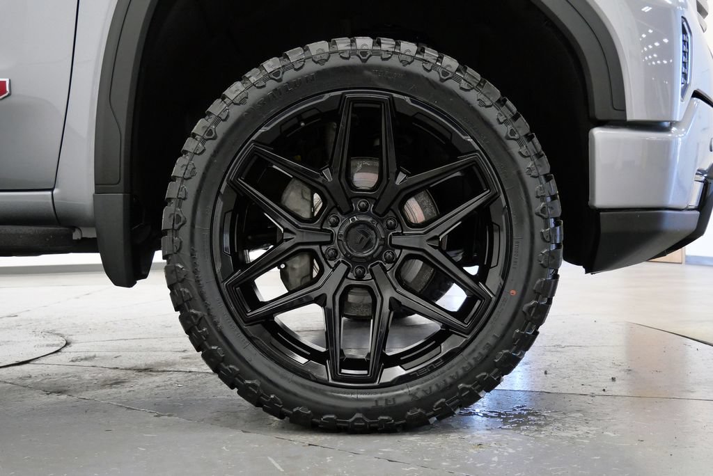 Used 2024 GMC Sierra 1500 AT4 w/ Technology Package AWD/4WD image 32