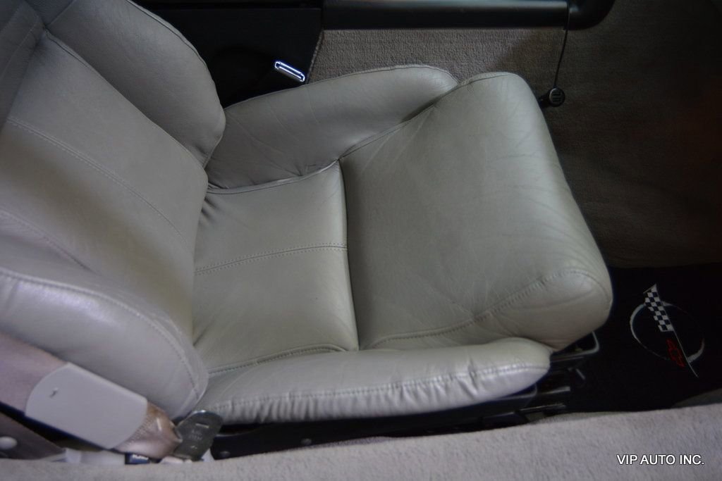 Used 1994 Chevrolet Corvette Coupe image 16