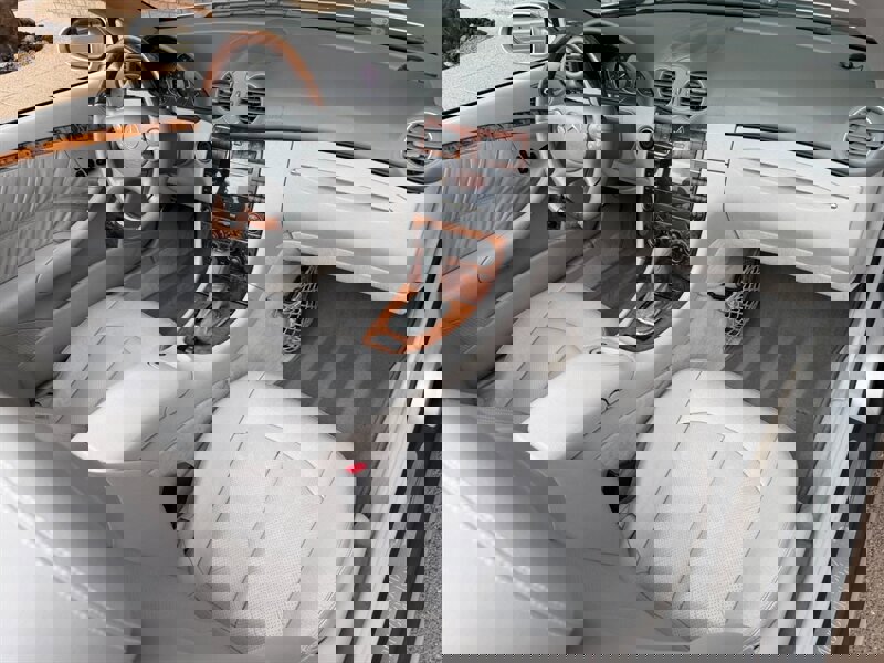 Used 2005 Mercedes-Benz CLK 320 Cabriolet image 7