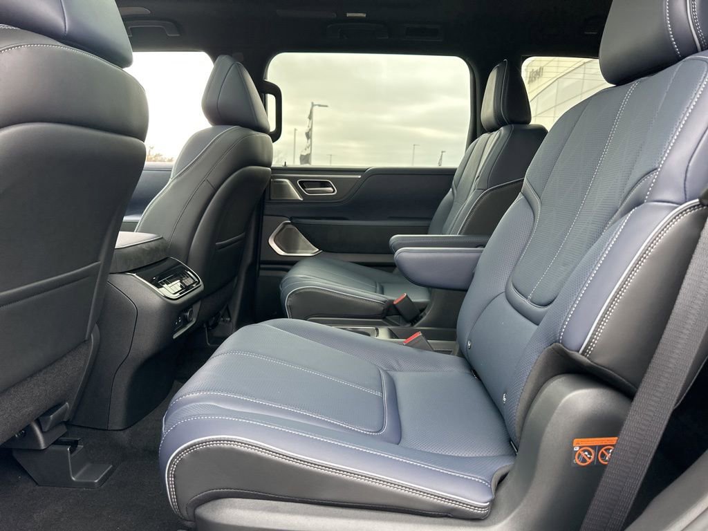 New 2026 INFINITI QX80 4WD w/ Sport Exterior Package image 33