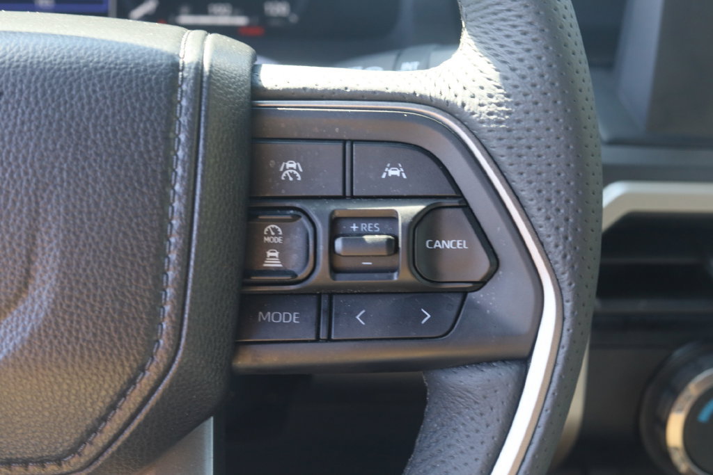 Used 2025 Toyota Tacoma TRD Sport AWD/4WD image 10