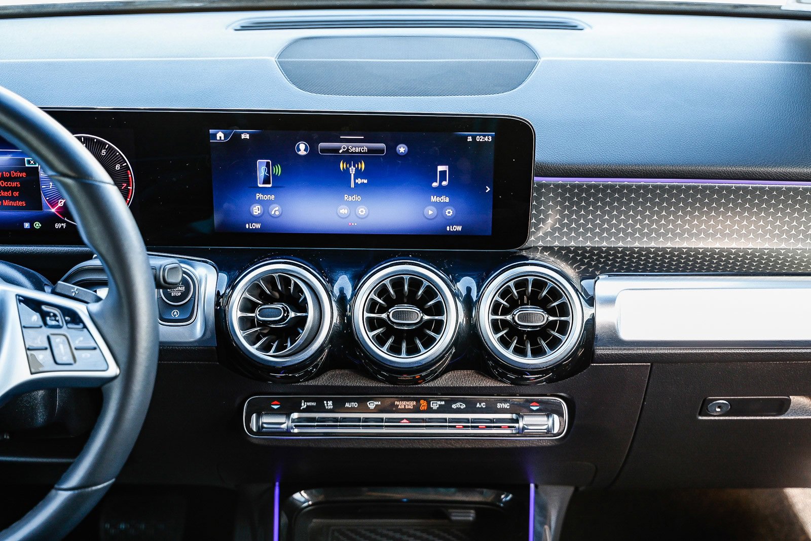 Certified 2025 Mercedes-Benz GLB 250 image 11