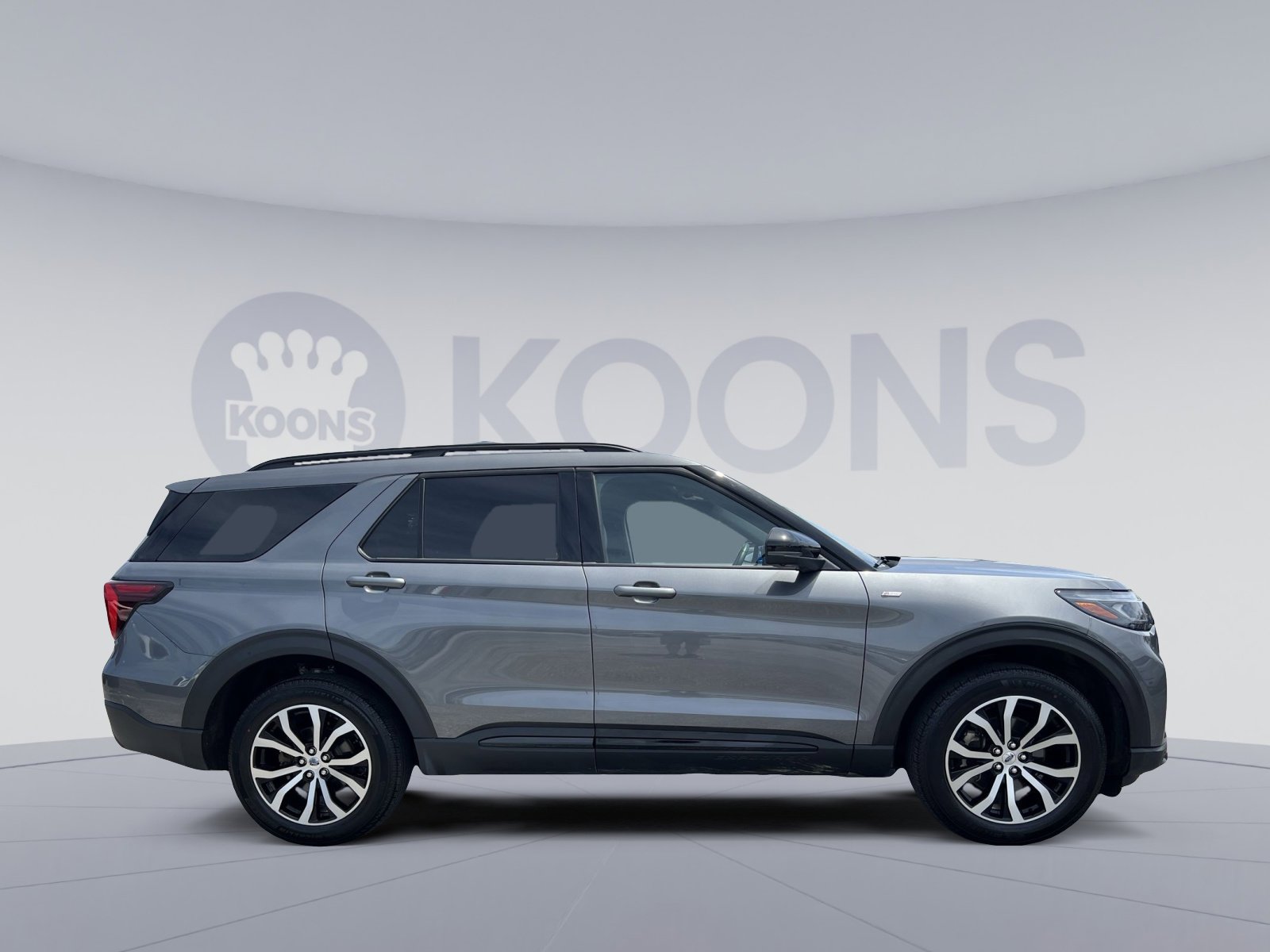 Used 2025 Ford Explorer ST-Line AWD/4WD image 17