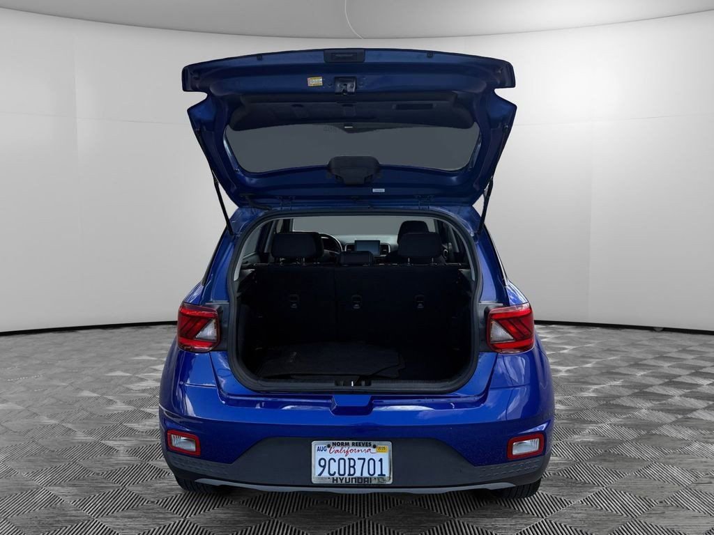 Used 2022 Hyundai Venue SEL image 9