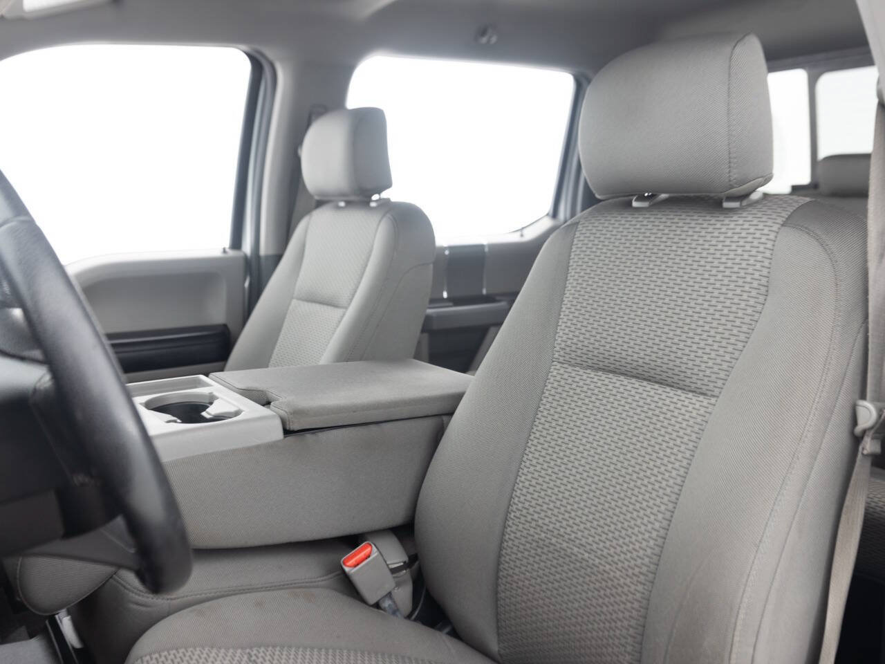 Used 2016 Ford F150 XLT w/ Equipment Group 302A Luxury AWD/4WD image 29