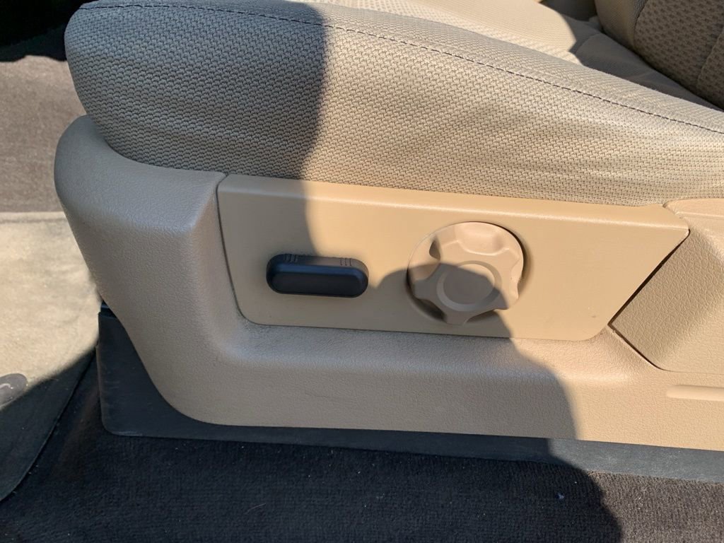 Used 2012 Ford F150 XLT w/ XLT Chrome Pkg image 13