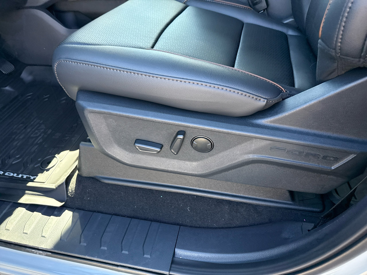 New 2026 Ford F250 Lariat w/ Tremor Off-Road Package image 25