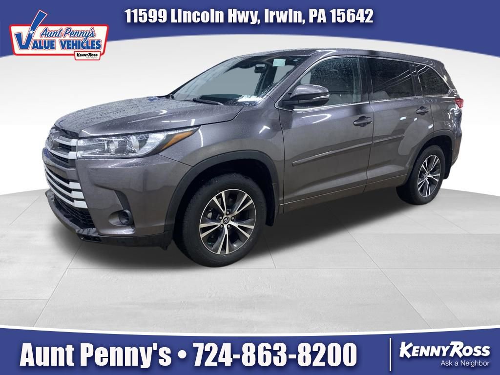 Used 2018 Toyota Highlander LE AWD/4WD image 1
