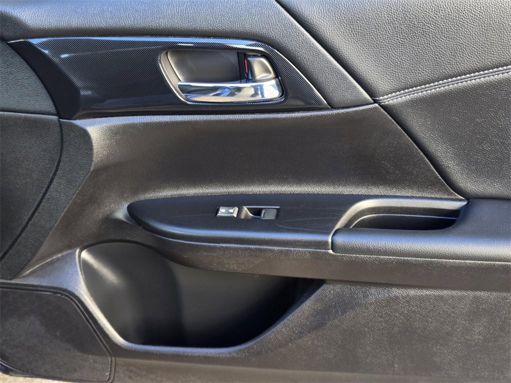 Used 2015 Honda Accord Sport image 6