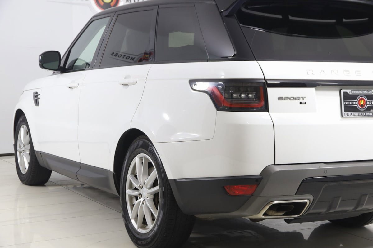 Used 2020 Land Rover Range Rover Sport SE image 25