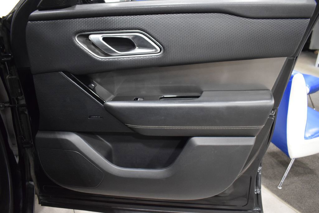 Used 2019 Land Rover Range Rover Velar S image 20