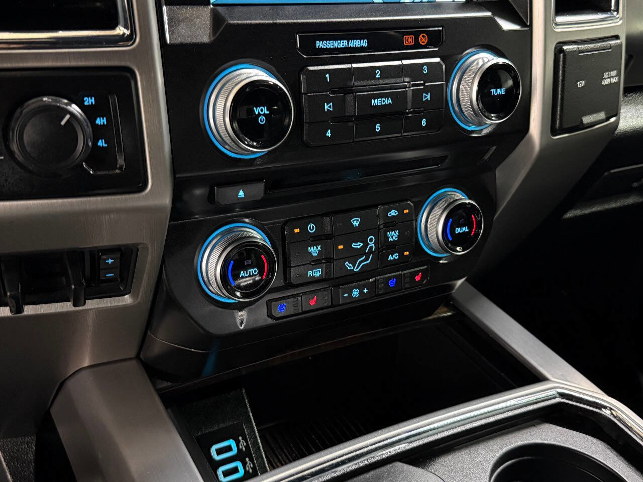 Used 2017 Ford F250 Platinum w/ FX4 Off-Road Package image 61