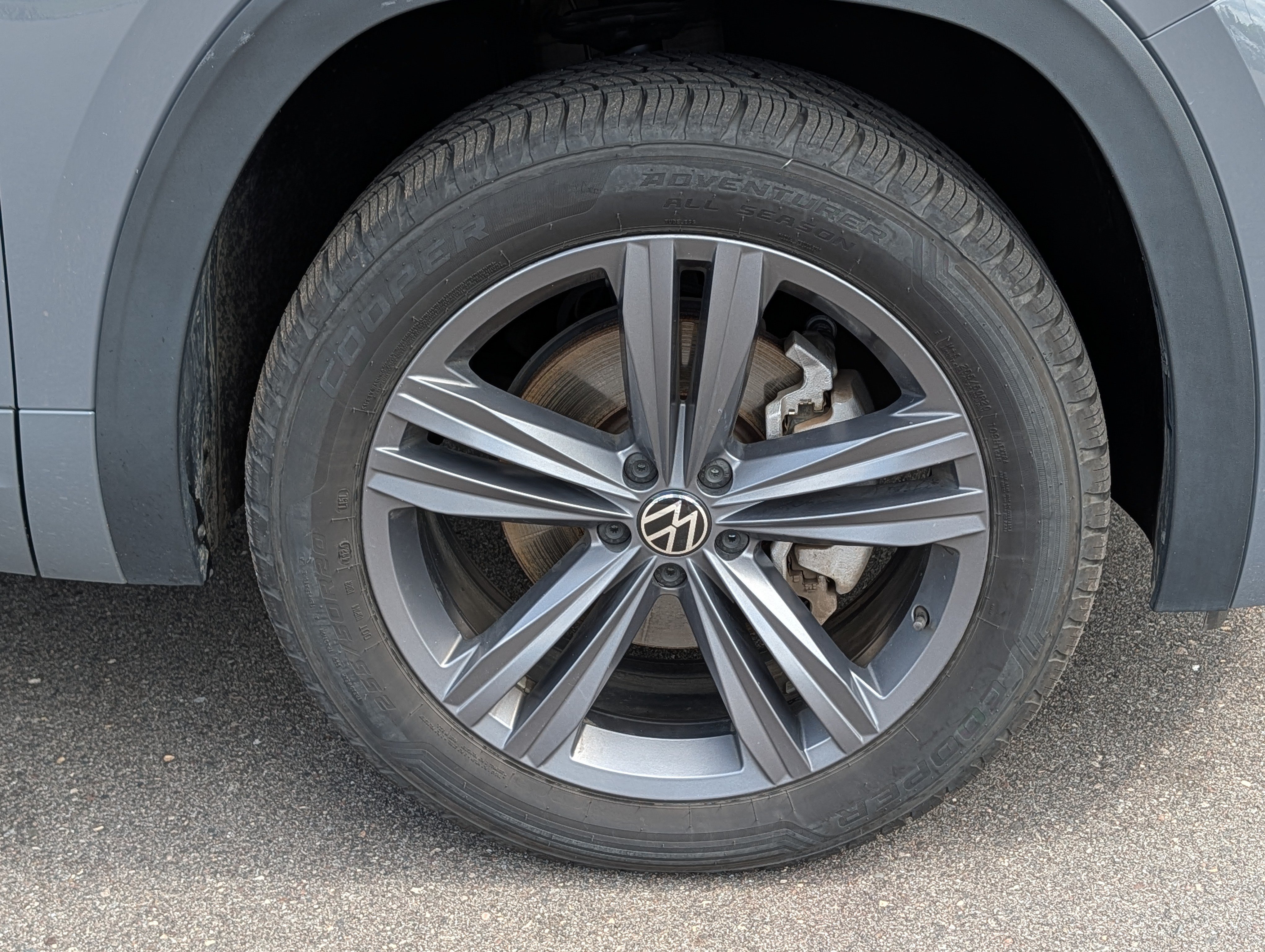 Certified 2021 Volkswagen Atlas Cross Sport SE AWD/4WD image 15