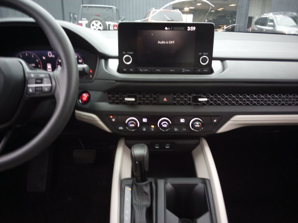 Used 2023 Honda Accord EX image 17