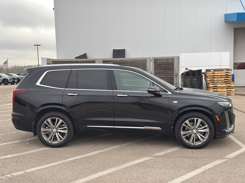 Used 2022 Cadillac XT6 Premium Luxury w/ Platinum Package AWD/4WD image 7