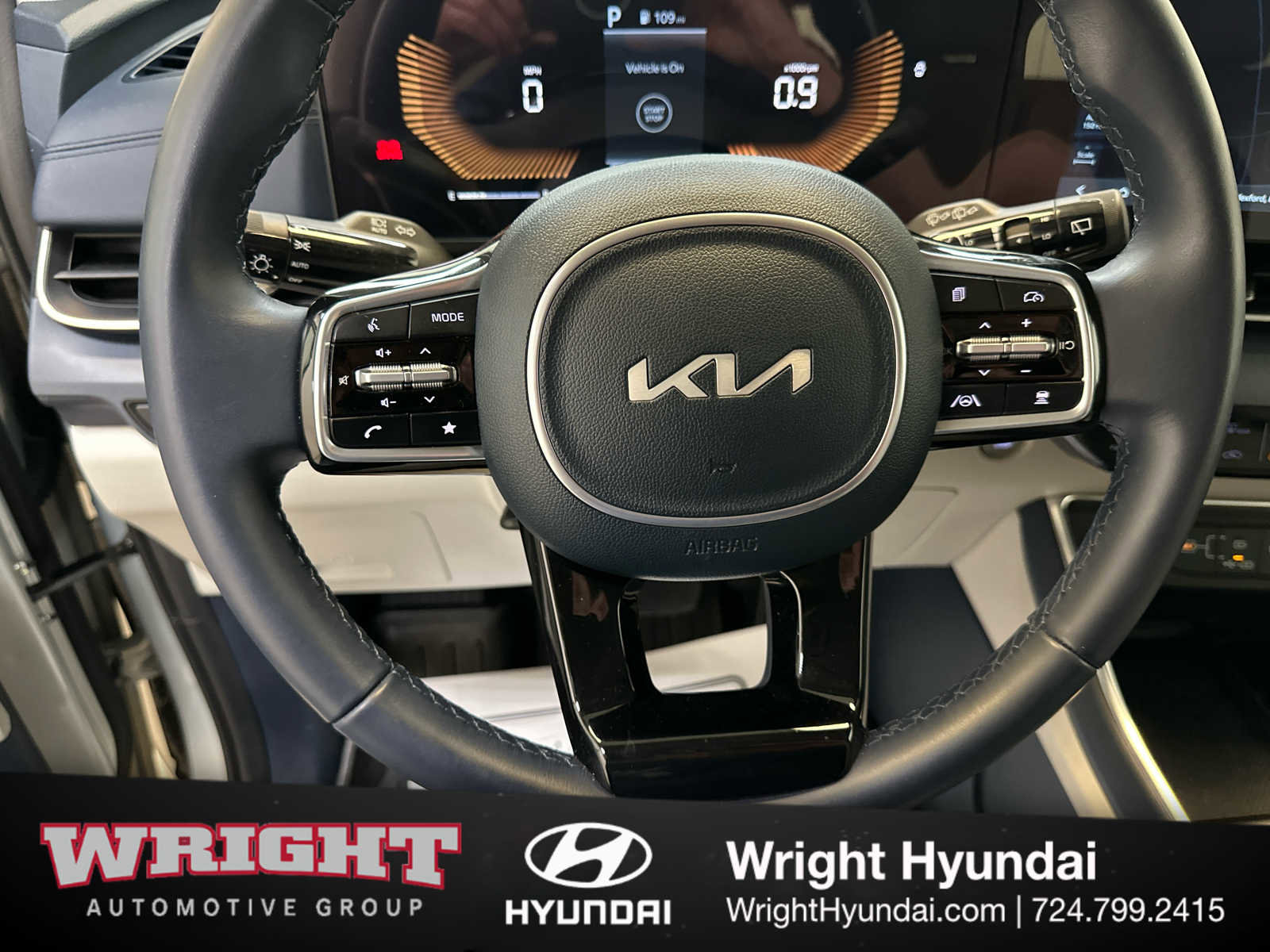Used 2025 Kia Carnival EX FWD image 20