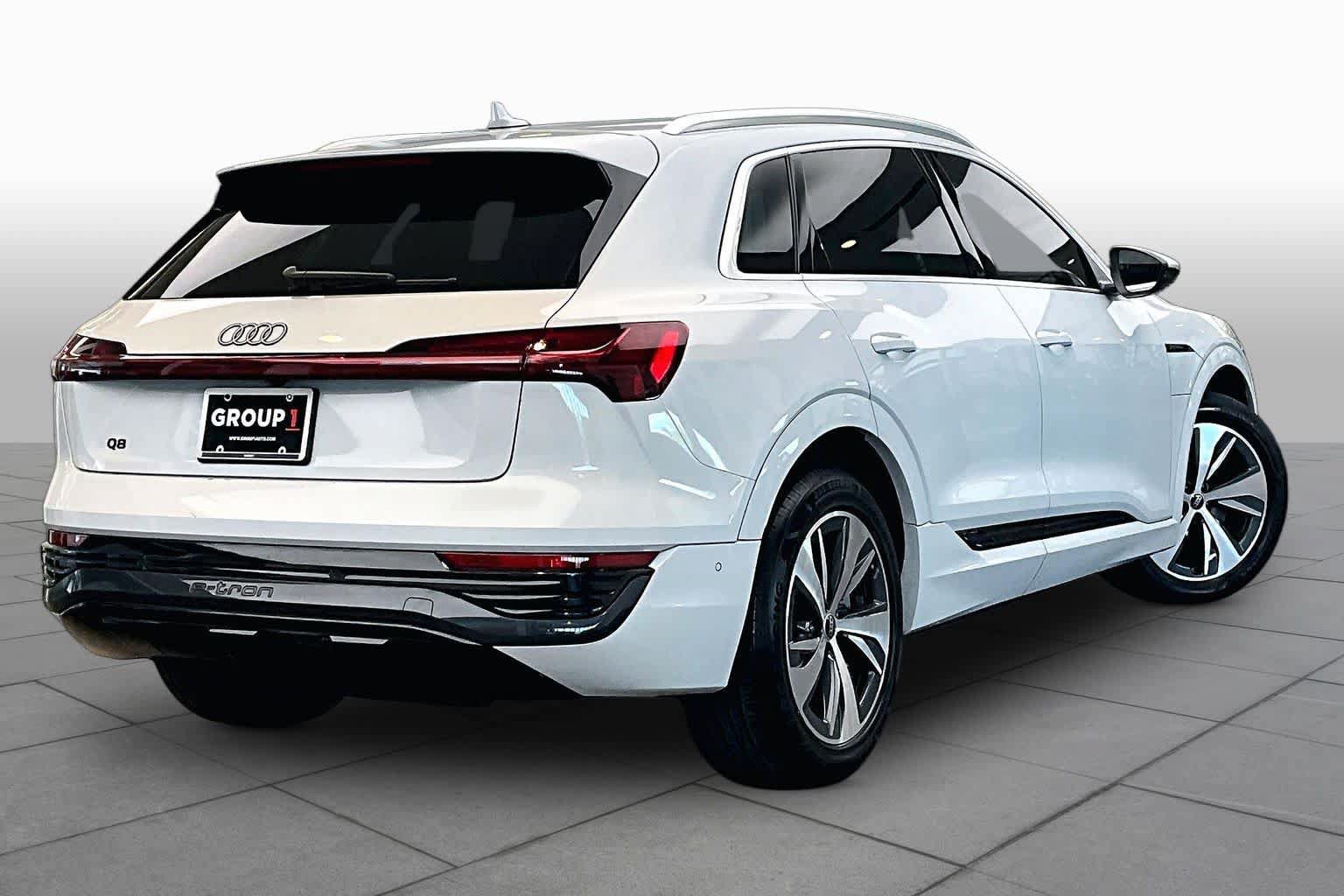 Used 2024 Audi Q8 e-tron Premium Plus w/ Premium Plus Package AWD/4WD image 11