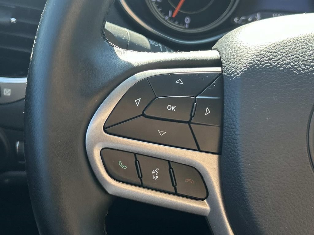 Used 2019 Jeep Cherokee Limited AWD/4WD image 23