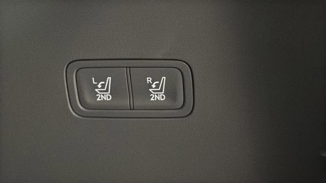 Used 2025 Hyundai Santa Fe Limited image 27