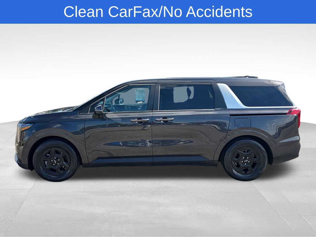 Used 2025 Kia Carnival FWD image 2