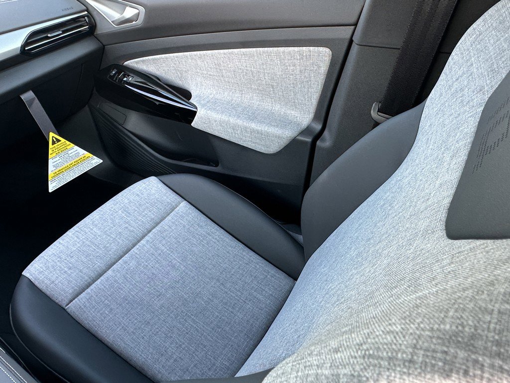 New 2025 Volkswagen ID.4 Pro AWD/4WD image 13
