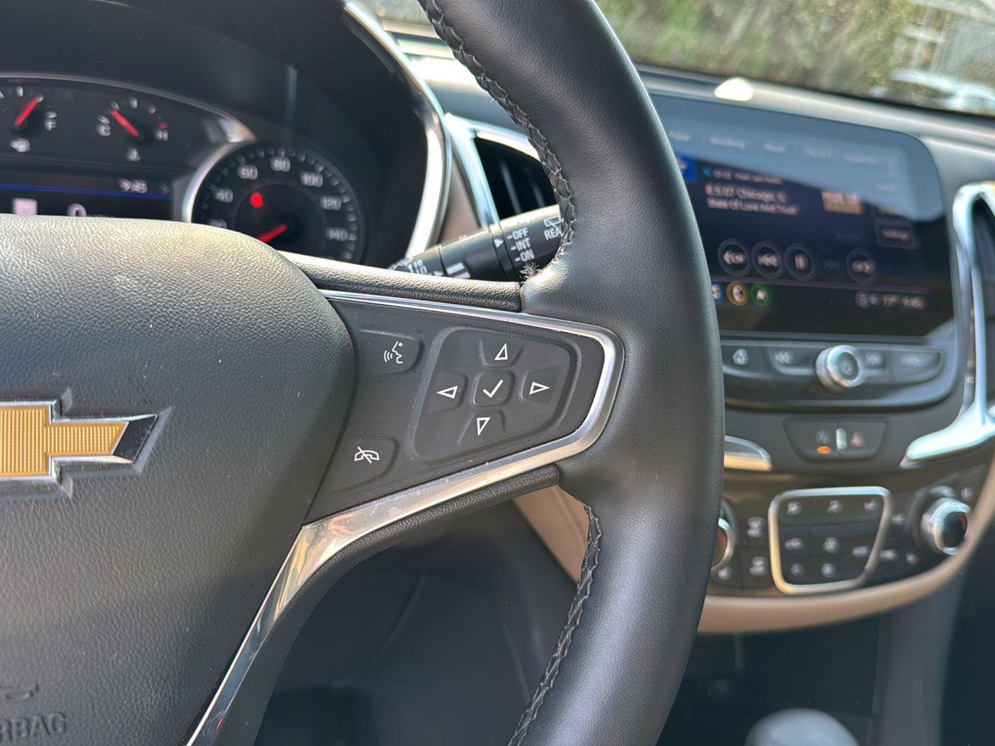 Used 2023 Chevrolet Equinox Premier image 20