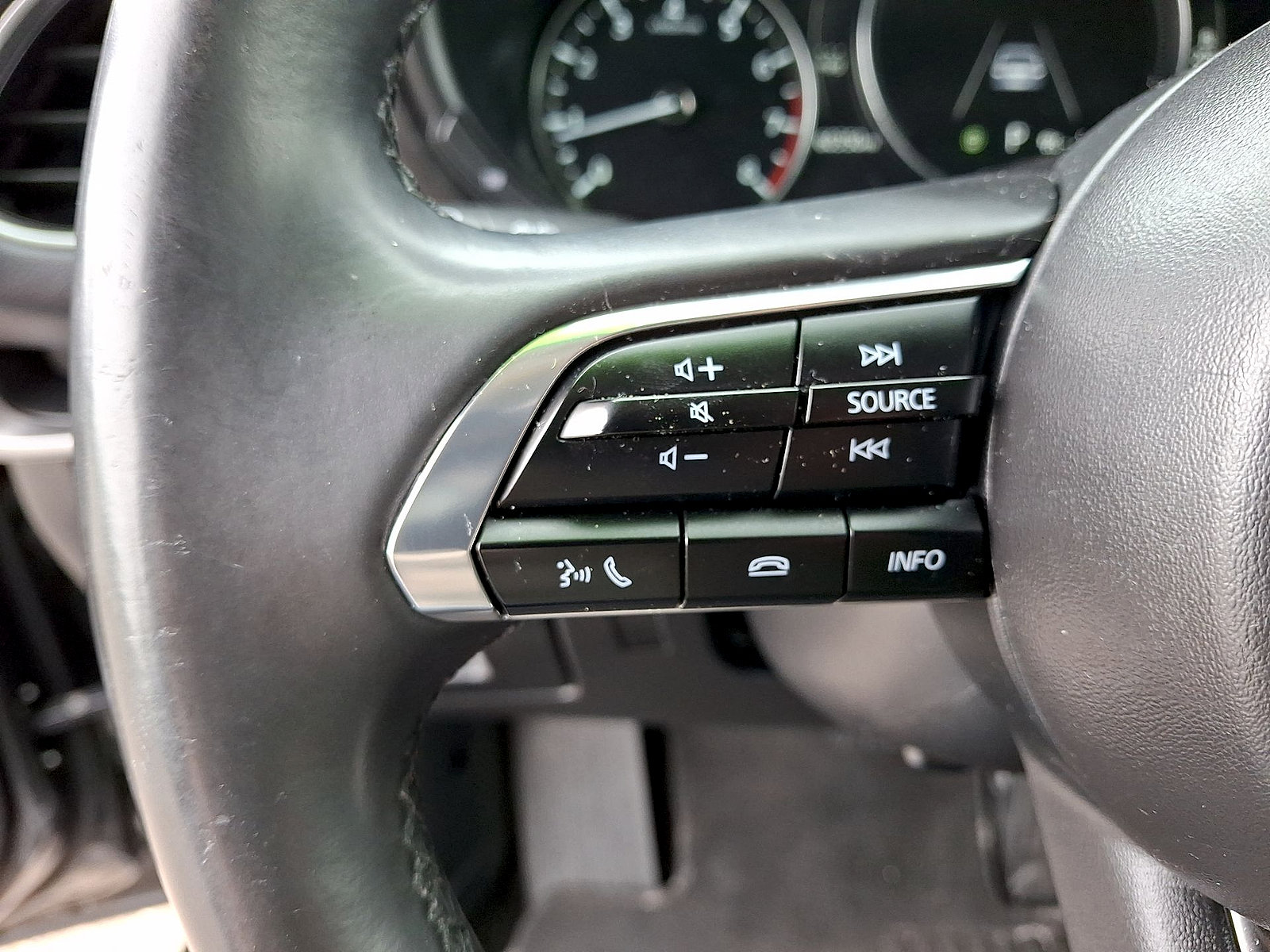 Used 2024 MAZDA MAZDA3 s FWD image 17