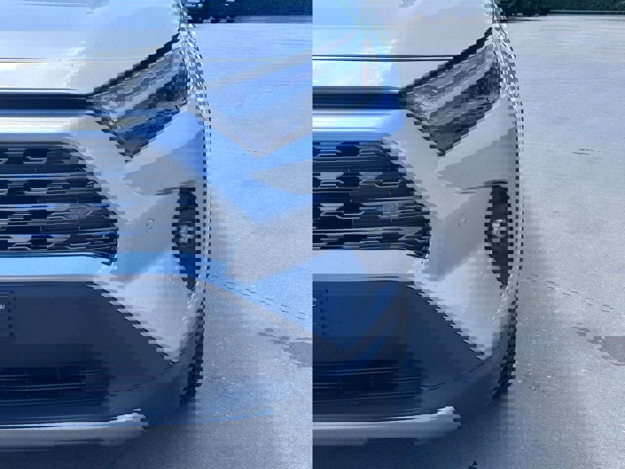 Used 2022 Toyota RAV4 Limited image 4