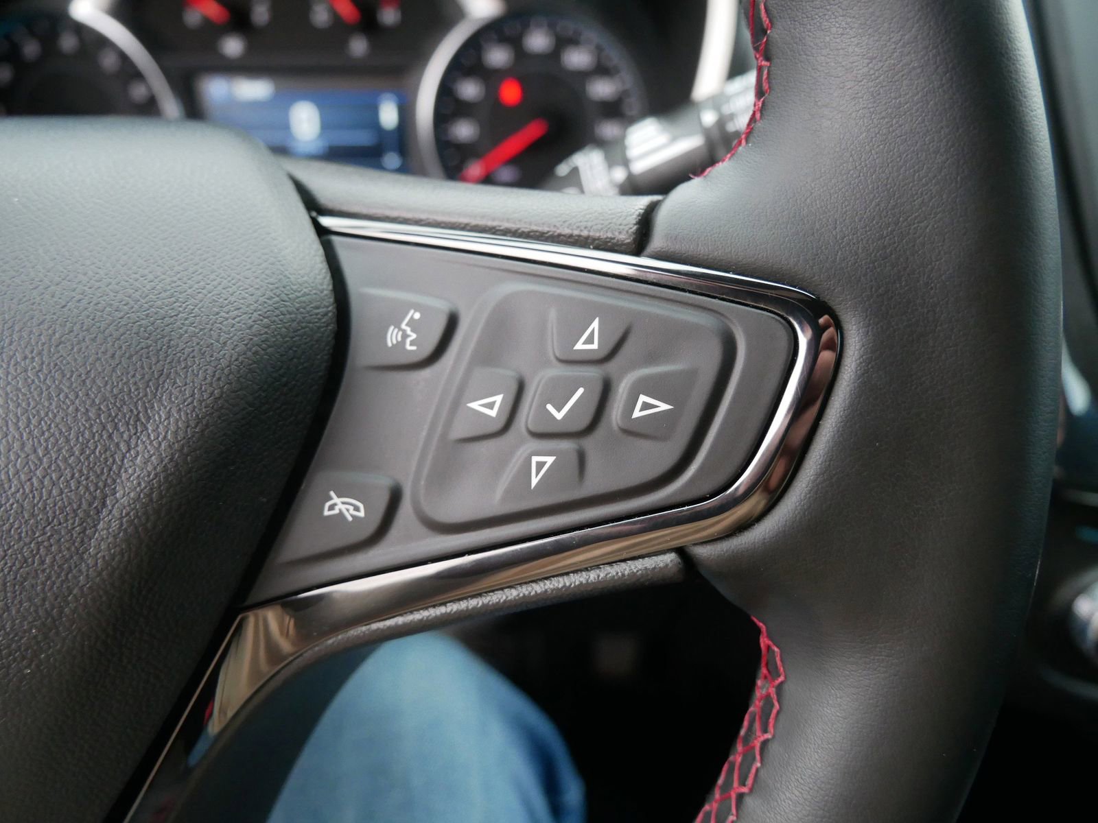 Used 2024 Chevrolet Equinox RS image 19