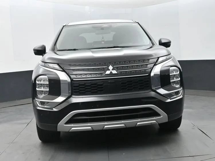 Used 2024 Mitsubishi Outlander Ralliart AWD/4WD image 3