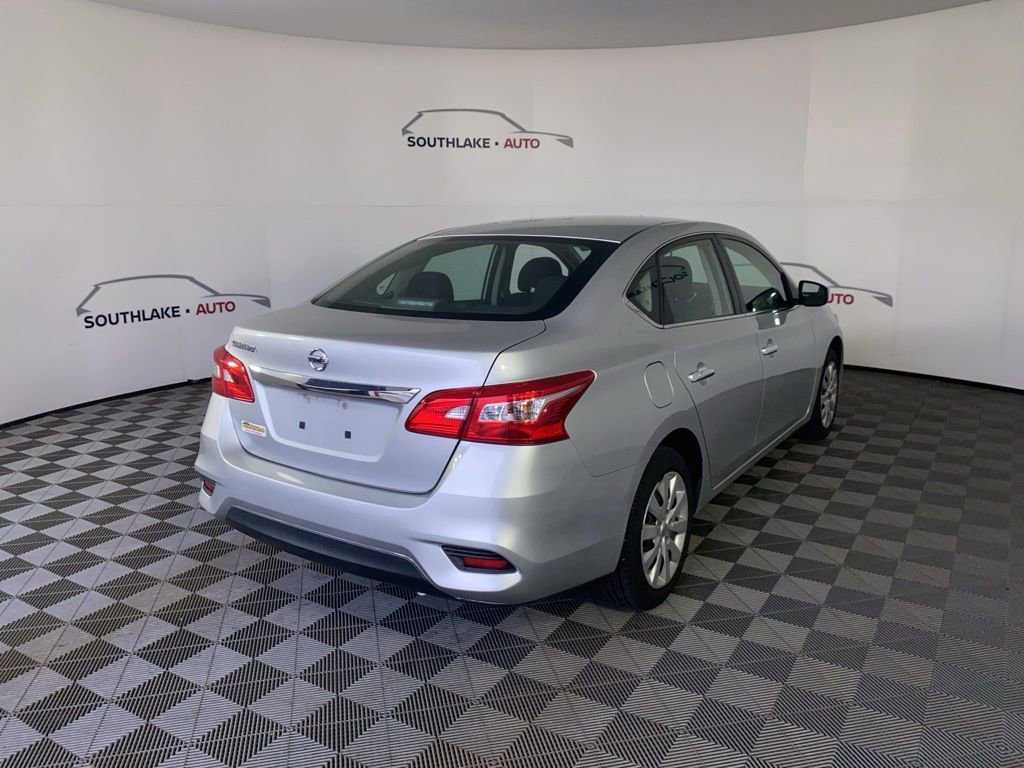 Used 2016 Nissan Sentra S image 9